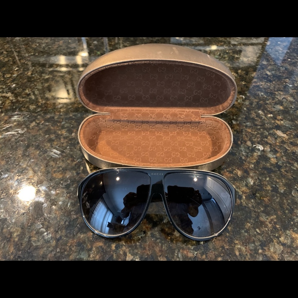 Gucci Aviator Black w/ white and Grey stripe.